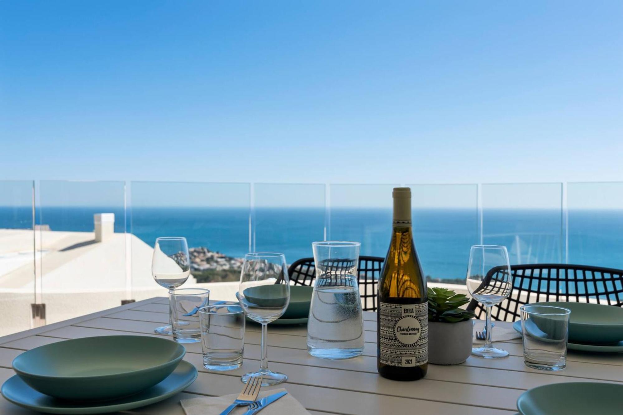 Panoramic Sea View Stupa Hills Apartamento